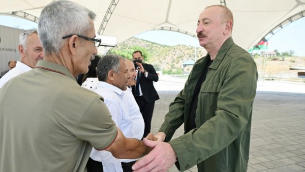 Prezident Təzəbinə və Xanyurdu sakinlərinə: "Biz burada əbədi yaşayacağıq"