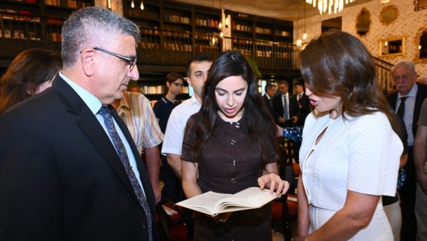 Leyla Əliyeva Bakı Kitab Mərkəzində “Tanımadığımız Konfutsi” adlı gecədə İŞTİRAK ETDİ - FOTO