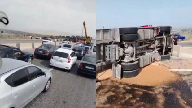 Hacıqabulda TIR aşdı, taxıl yola dağıldı – VİDEO
