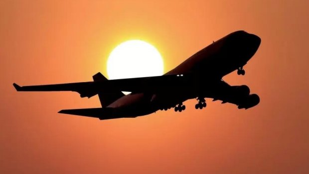 Səmada həyacanlı anlar: Təyyarə təcili eniş etdi
