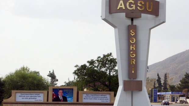 Ağsuda qardaş qardaşı BIÇAQLADI