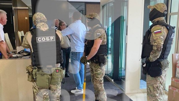 Rusiyada OMON İskəndər Xəlilovun oğlunun ofisinə basqın etdi – FOTO