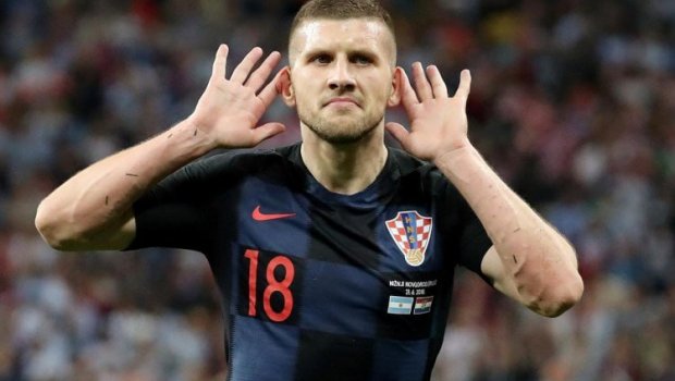 “Zirə”nin rəqibi məşhur futbolçu ilə ANLAŞDI