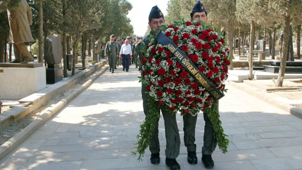 Şəhid hərbi pilot Rəşad Atakişiyevin məzarı ziyarət olundu - FOTO/VİDEO