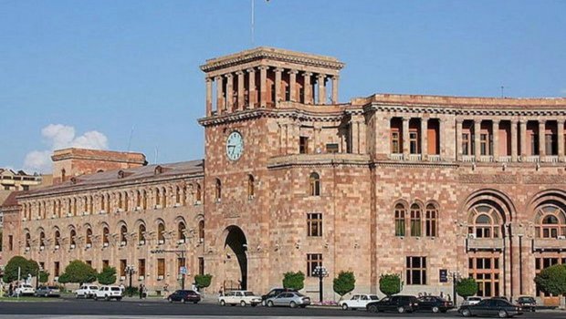 Paşinyan sözündən dönmür - Ermənistanda vəziyyət GƏRGİNLƏŞİR