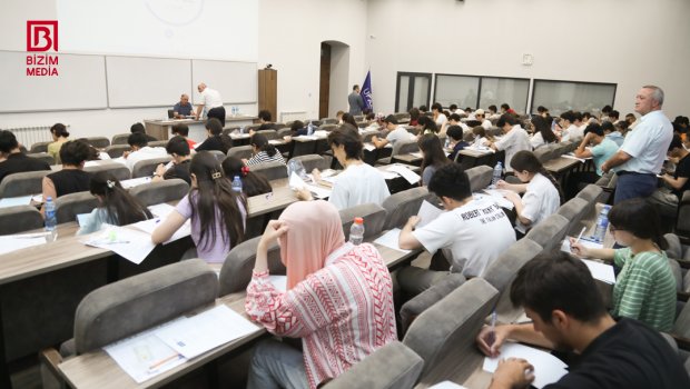 Azərbaycan-Fransız Universitetinə qəbul imtahanı keçirildi- FOTO/VİDEO