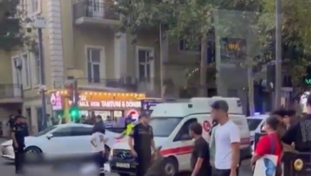 Bakıda skuter sürən qadını maşın vurub öldürdü - VİDEO