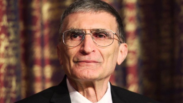 Əziz Sancar Şimali Kipr Türk Respublikası vətəndaşı oldu