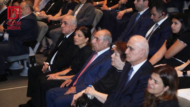 Baş nazir və müavinləri Elçinlə vida mərasimində - FOTO/VİDEO