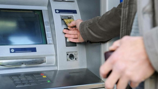 ATM-lərdən pul çıxararkən DİQQƏTLİ OLUN! – Yeni dələduzluq METODU