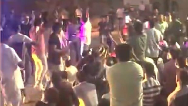 Hindistanlılar Ermənistanda etiraz aksiyası KEÇİRDİ– VİDEO