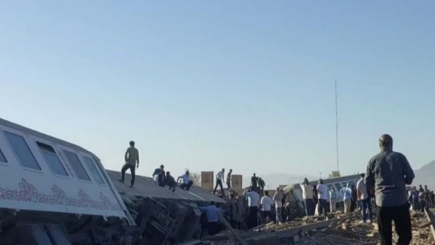 İranda qatar relsdən çıxdı - 30 nəfər yaralandı – VİDEO