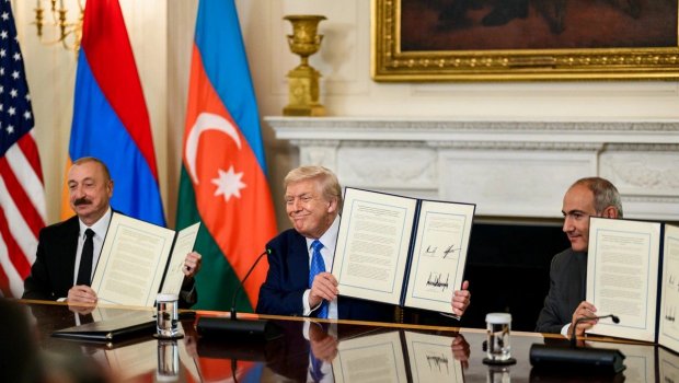 Vaşinqtonda imzalanan tarixi sənədin FOTOLARI