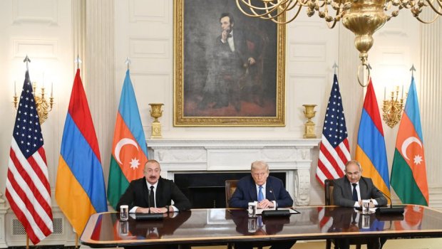 Ağ Evdəki mətbuat konfransının TAM VİDEOSU