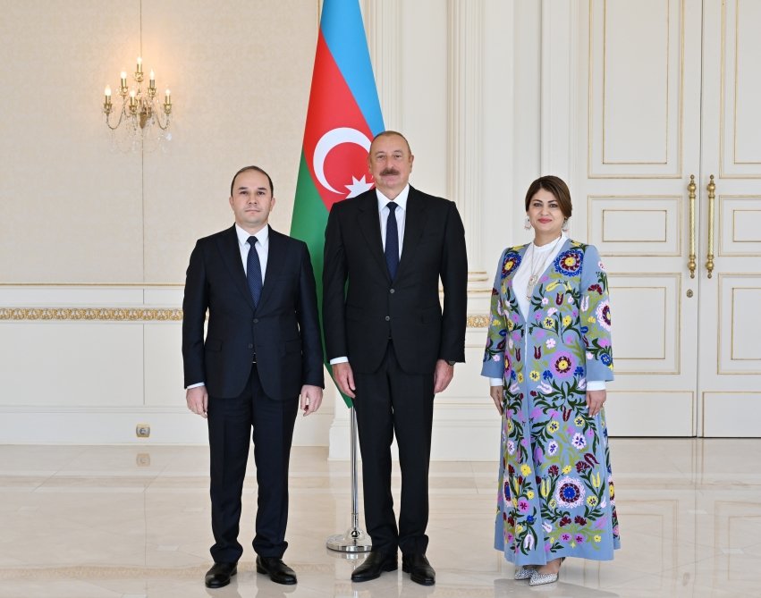 İlham Əliyev Tacikistanın yeni səfirinin etimadnaməsini QƏBUL ETDİ - FOTO/VİDEO - foto 3