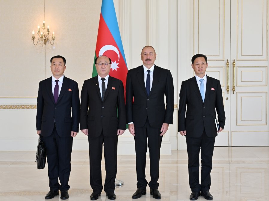 Prezident Koreya Xalq Demokratik Respublikasının yeni səfirinin etimadnaməsini QƏBUL ETDİ - FOTO/VİDEO - foto 2