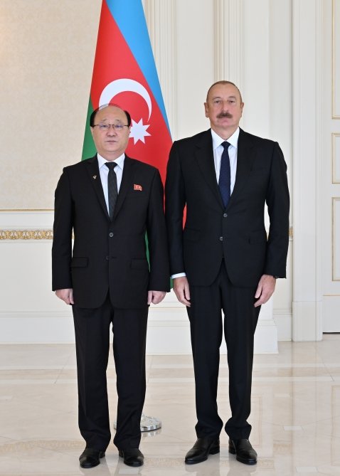 Prezident Koreya Xalq Demokratik Respublikasının yeni səfirinin etimadnaməsini QƏBUL ETDİ - FOTO/VİDEO - foto 1