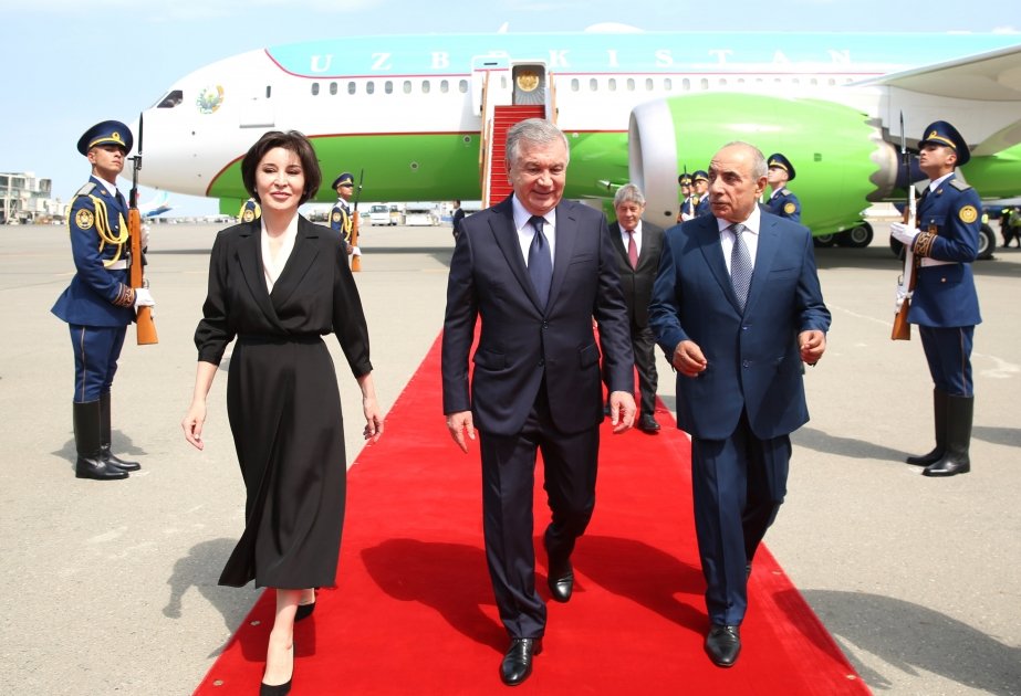 Şavkat Mirziyoyev Azərbaycana dövlət səfərinə gəldi - FOTO - foto 2