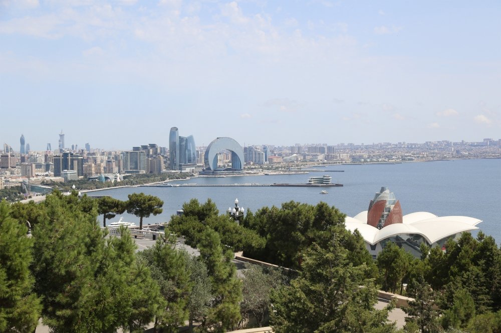Özbəkistan Prezidenti şəhidlərin xatirəsini ehtiramla yad etdi - FOTO - foto 3