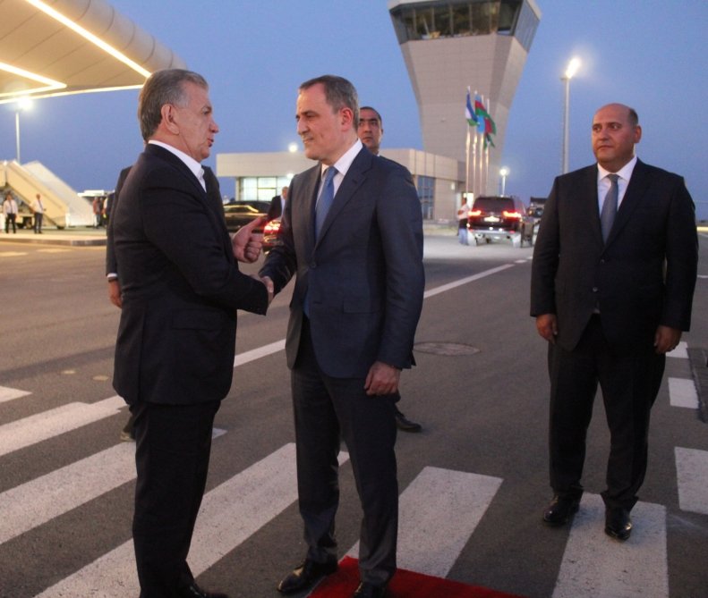 Şavkat Mirziyoyevin Azərbaycana səfəri başa çatıb - FOTO - foto 1