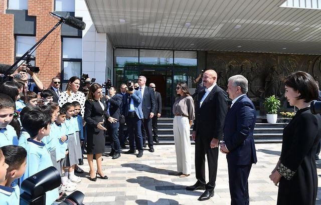 Mehriban Əliyeva ali qonaqlarla Füzuli şəhərinə olan səfərdən FOTOLAR paylaşdı  - foto 8