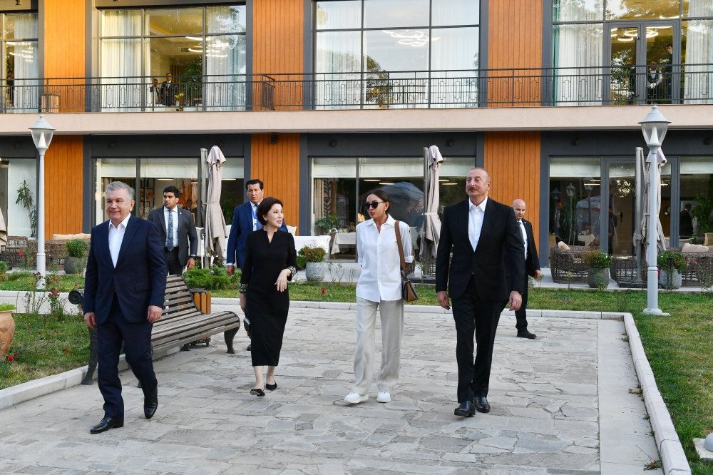 Azərbaycan və Özbəkistan prezidentləri xanımları ilə Şuşaya SƏFƏR ETDİLƏR - YENİLƏNİB - FOTO - foto 16