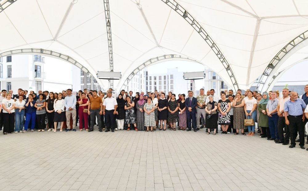 Azərbaycan və Özbəkistan prezidentləri Füzuliyə köçən sakinlərlə görüşdülər - FOTO/VİDEO - foto 7