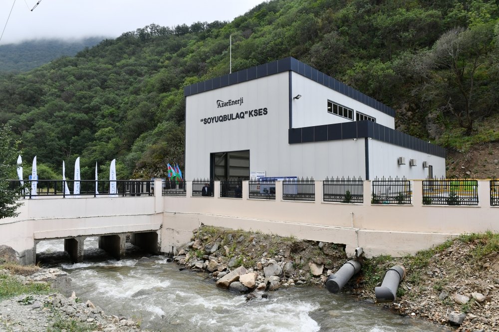 Kəlbəcərdə “Soyuqbulaq” Kiçik Su Elektrik Stansiyasının açılışı olub - FOTO/VİDEO - foto 5