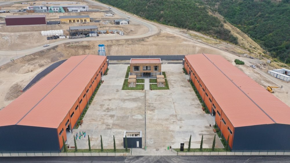 Prezident və birinci xanım Laçının mebel fabrikinin açılışında iştirak edib - FOTO - foto 8