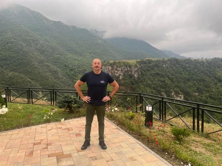 Birinci xanım Kəlbəcər və Laçın səfəri ilə bağlı PAYLAŞIM ETDİ - FOTO  - foto 2