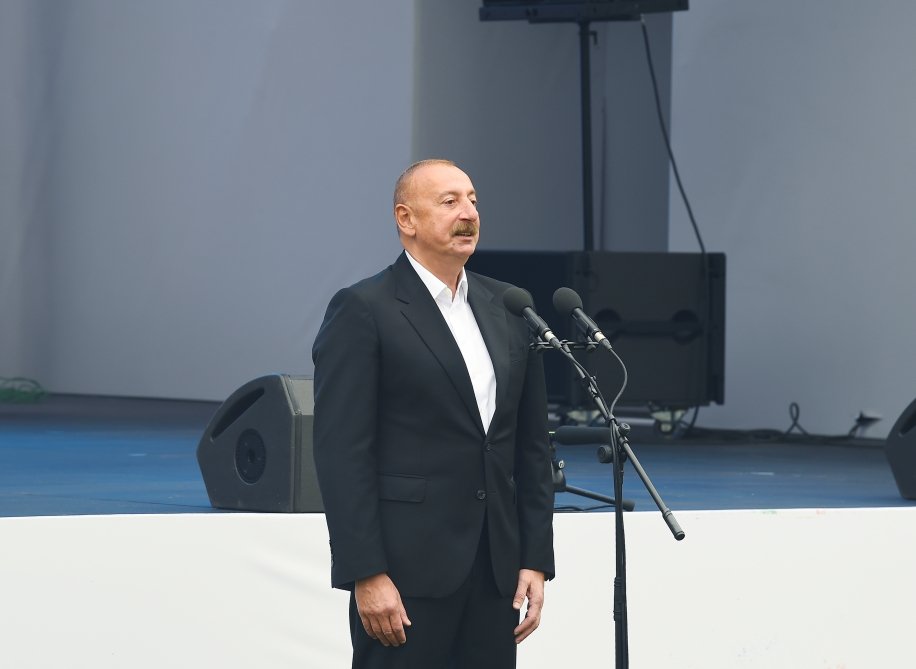 Prezident və xanımı Laçında bayram konsertində - FOTO/VİDEO  - foto 6