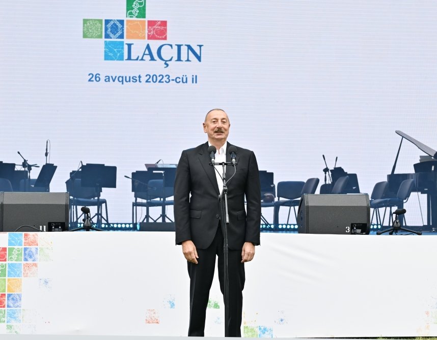 Prezident və xanımı Laçında bayram konsertində - FOTO/VİDEO  - foto 8