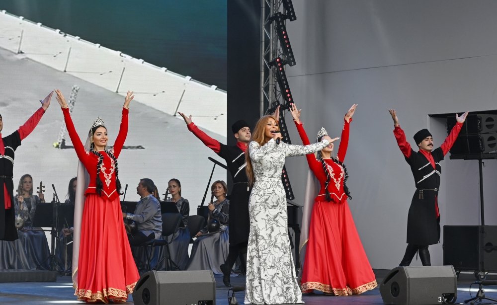 Prezident və xanımı Laçında bayram konsertində - FOTO/VİDEO  - foto 13