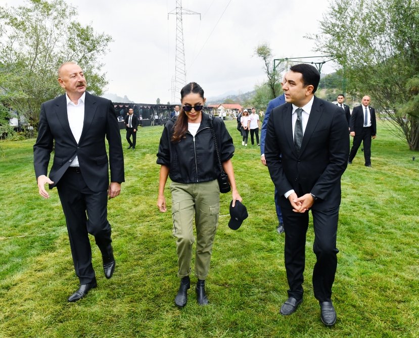 Prezident və xanımı Laçında bayram konsertində - FOTO/VİDEO  - foto 3