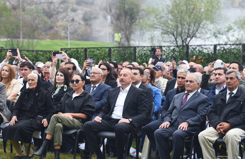 Mehriban Əliyeva Laçında keçirilən bayram şənliyindən PAYLAŞIM EDİB - FOTO  - foto 2