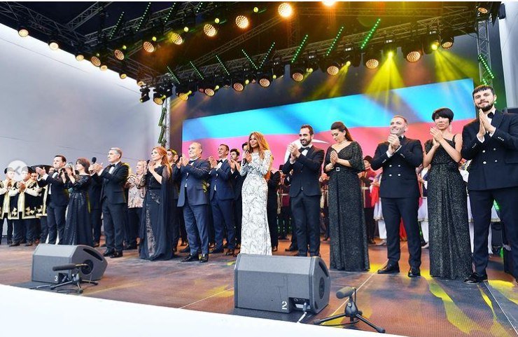 Mehriban Əliyeva Laçında keçirilən bayram şənliyindən PAYLAŞIM EDİB - FOTO  - foto 9