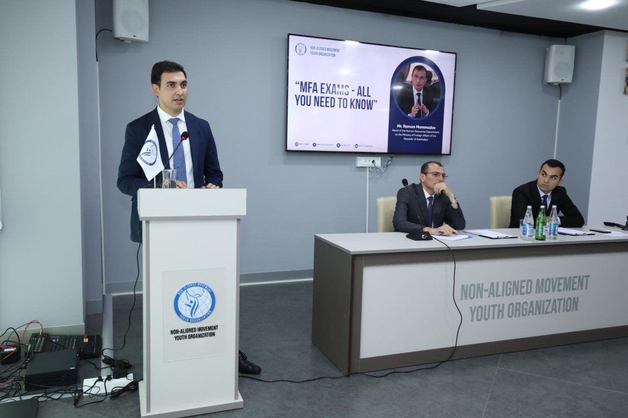 XİN-in idarə rəisi QHGT-nin mənzil-qərargahında çıxış edib - FOTO  - foto 3