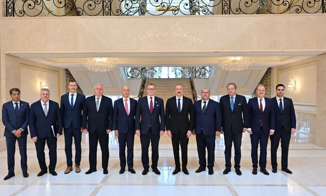 İlham Əliyev Slovakiya parlamenti sədrinin rəhbərlik etdiyi nümayəndə heyətini qəbul edib - FOTO - foto 1