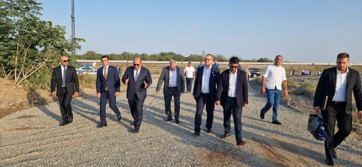 Slovakiya parlamentinin sədri Ağdamda “Ağıllı kənd” layihəsi ilə tanış olub - FOTO  - foto 2