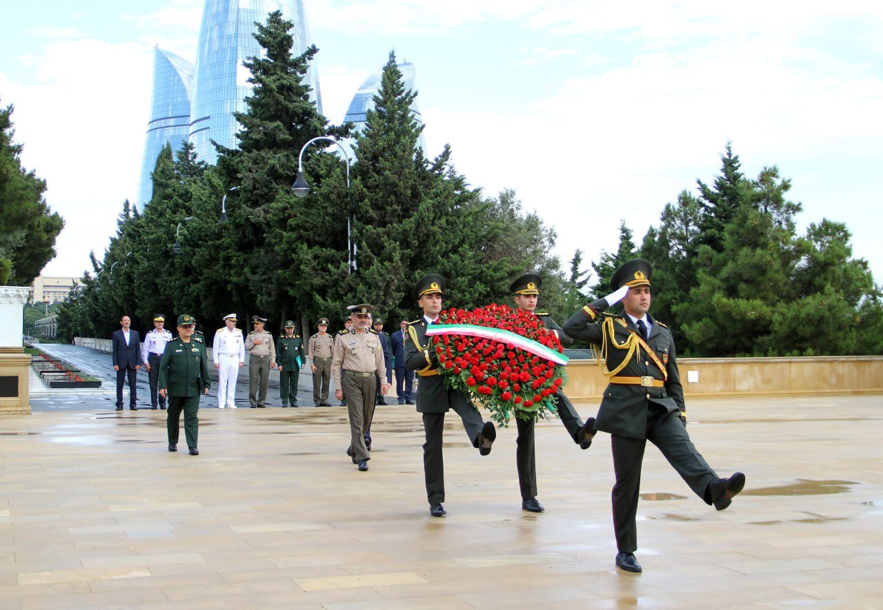 Zakir Həsənov İran ordusunun nümayəndələri ilə GÖRÜŞDÜ – FOTO   - foto 2