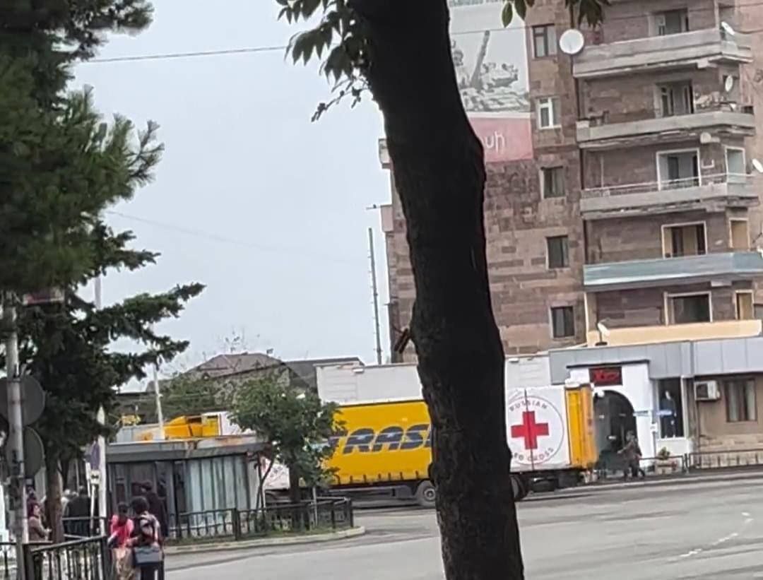 Rusiyanın yük avtomobili Xankəndiyə ÇATDI - FOTO/VİDEO - foto 1