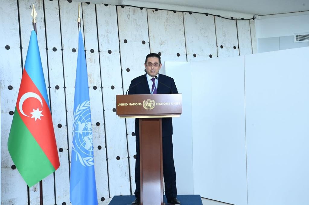 Ceyhun Bayramov BMT-nin Cenevrədəki Ofisində xalça sərgisinin açılışında iştirak edib - FOTO  - foto 3