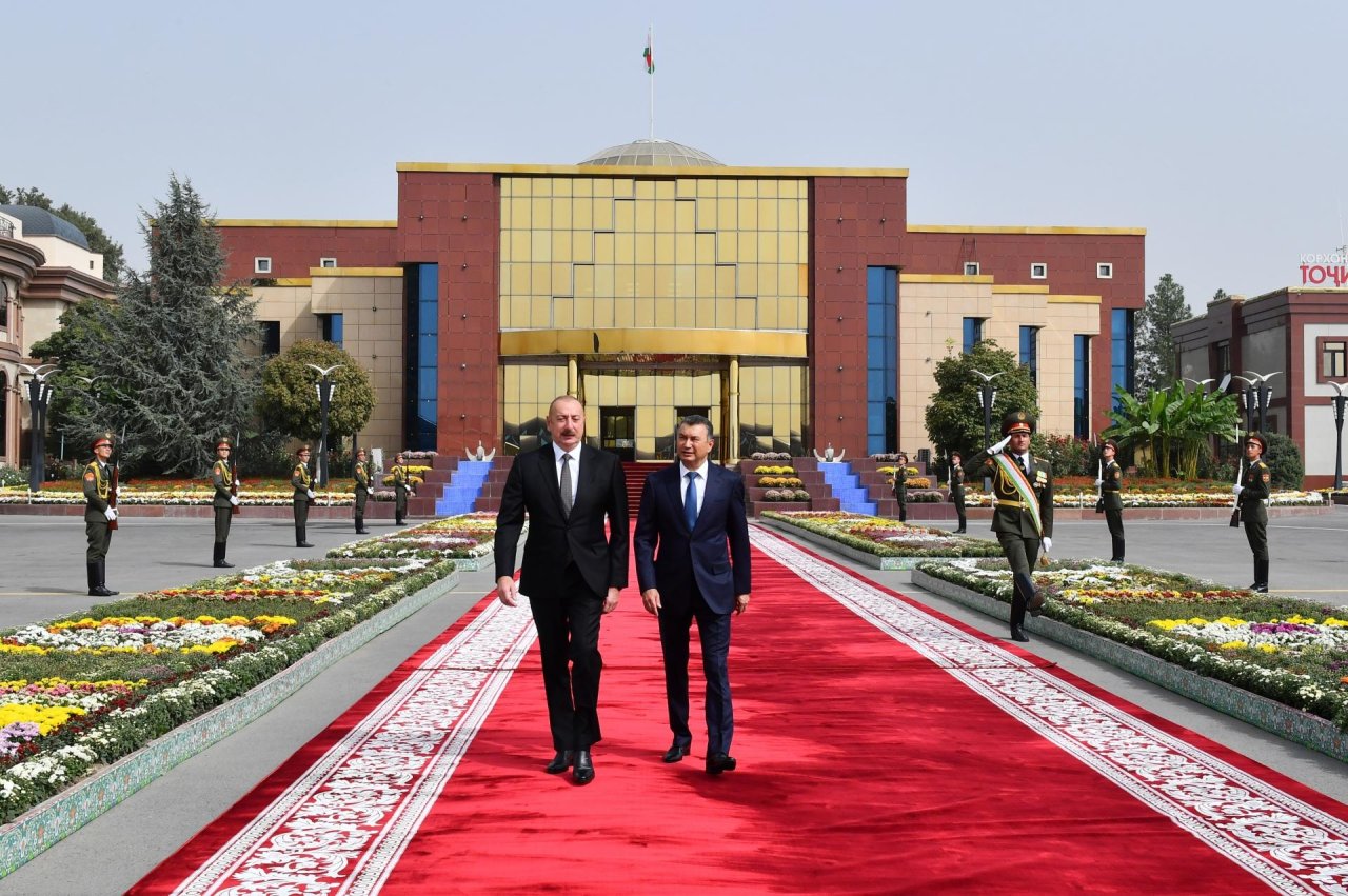 İlham Əliyevin Tacikistana səfəri BAŞA ÇATDI - FOTO  - foto 2