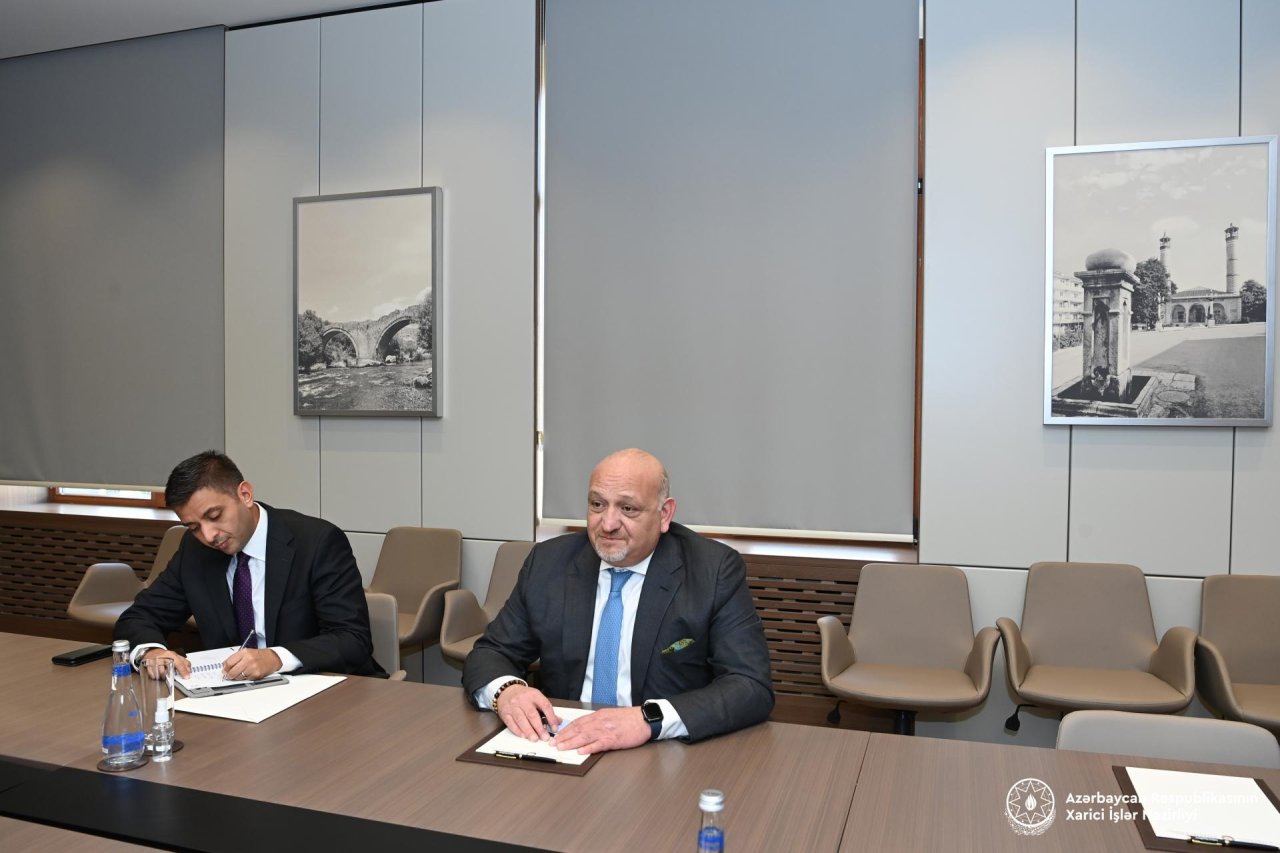 İordaniyanın yeni səfiri etimadnaməsinin surətini Ceyhun Bayramova təqdim etdi - FOTO  - foto 2