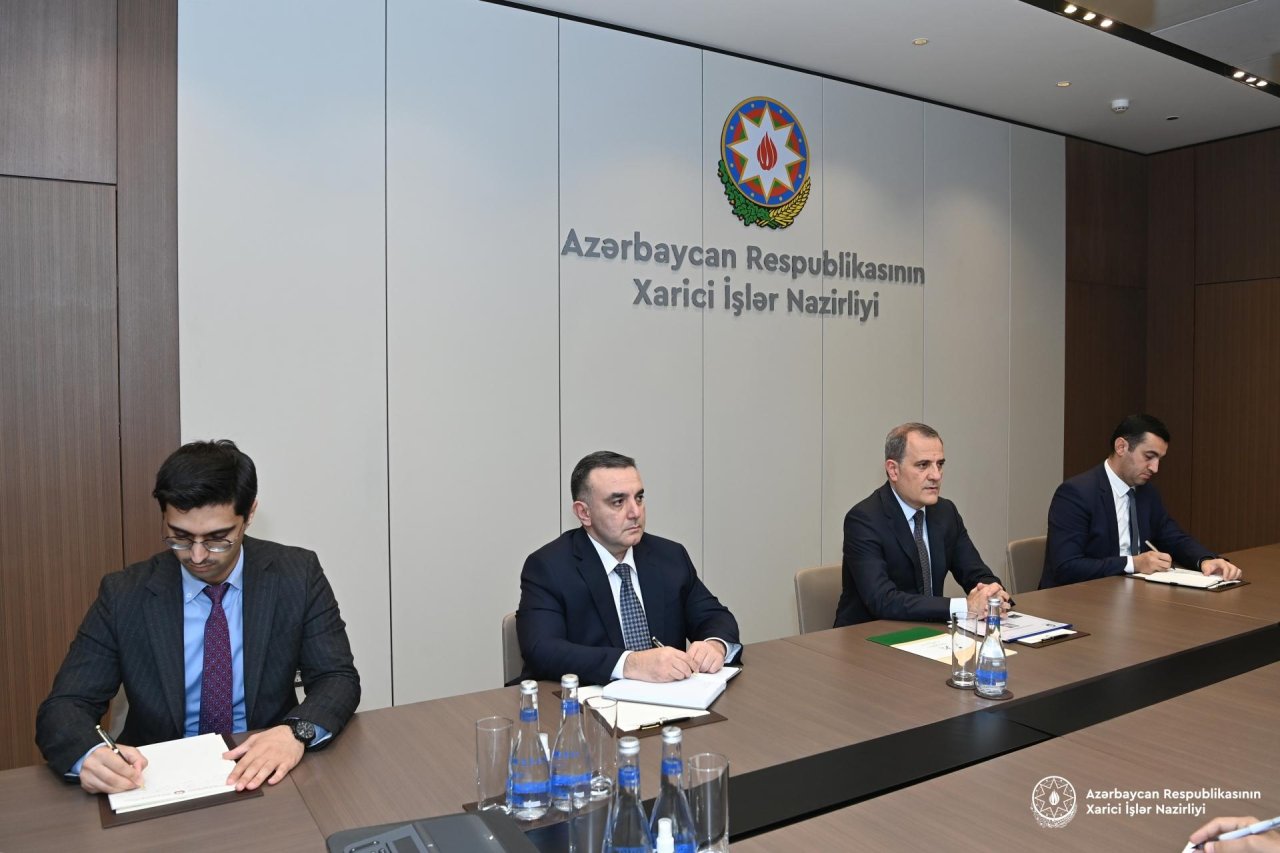 Səudiyyə Ərəbistanının yeni səfiri etimadnaməsinin surətini XİN başçısına təqdim edib - FOTO  - foto 1