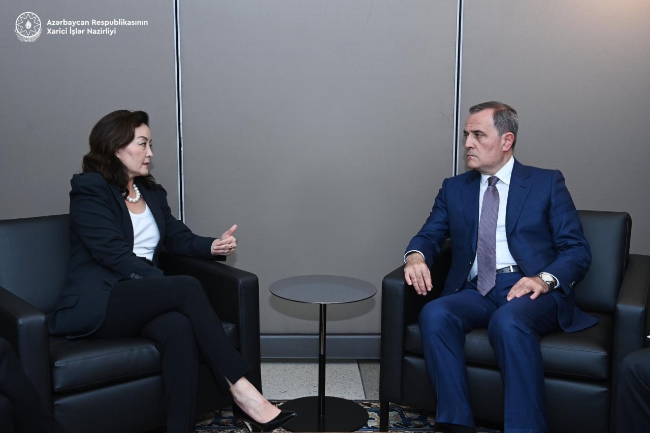 Ceyhun Bayramov Yuri Kimi Qarabağdakı lokal antiterror tədbirləri barədə MƏLUMATLANDIRDI - FOTO  - foto 1