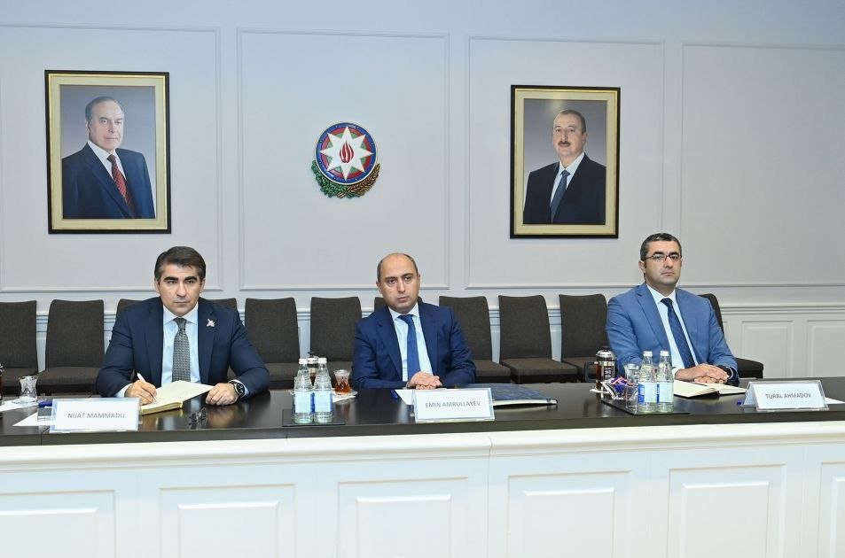 Birləşmiş Krallığın ölkəmizdəki səfiri ilə əməkdaşlıq perspektivləri müzakirə olunub - FOTO  - foto 1