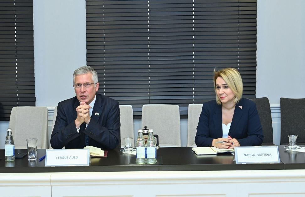 Birləşmiş Krallığın ölkəmizdəki səfiri ilə əməkdaşlıq perspektivləri müzakirə olunub - FOTO  - foto 2
