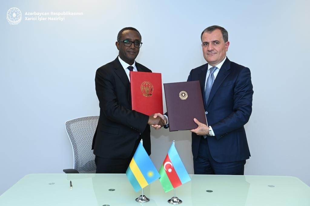 Azərbaycanla Ruanda arasında diplomatik və xidməti pasport sahibləri vizadan AZAD EDİLDİ - FOTO  - foto 2