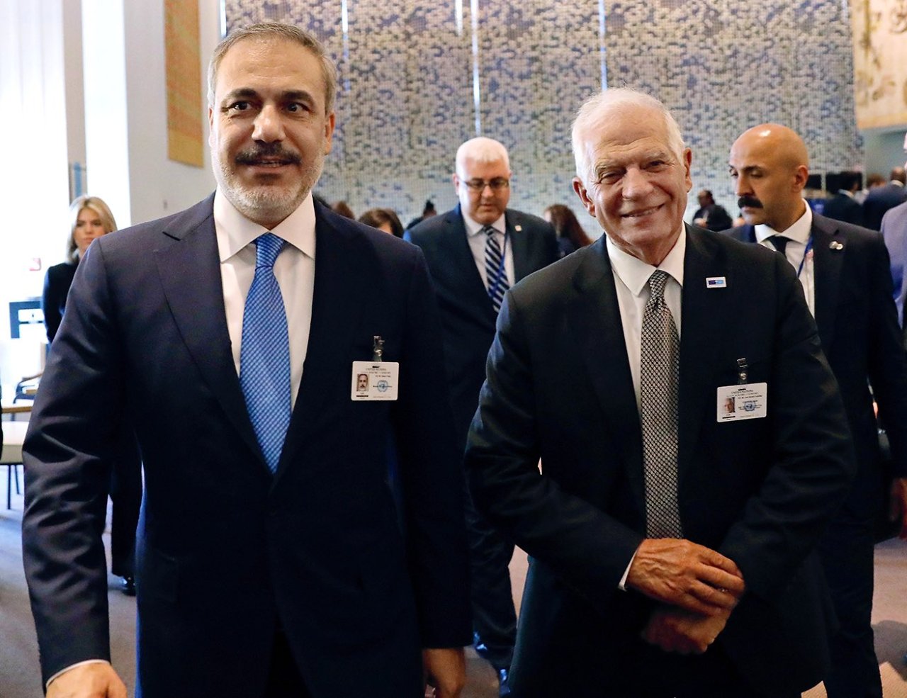 Cozep Borrel Hakan Fidanla Qarabağdakı vəziyyəti MÜZAKİRƏ EDİB - FOTO  - foto 2